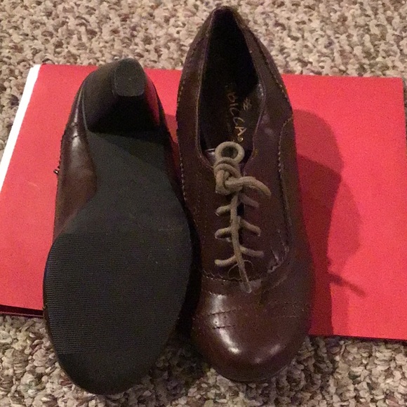 Brown oxfords - Picture 3 of 3